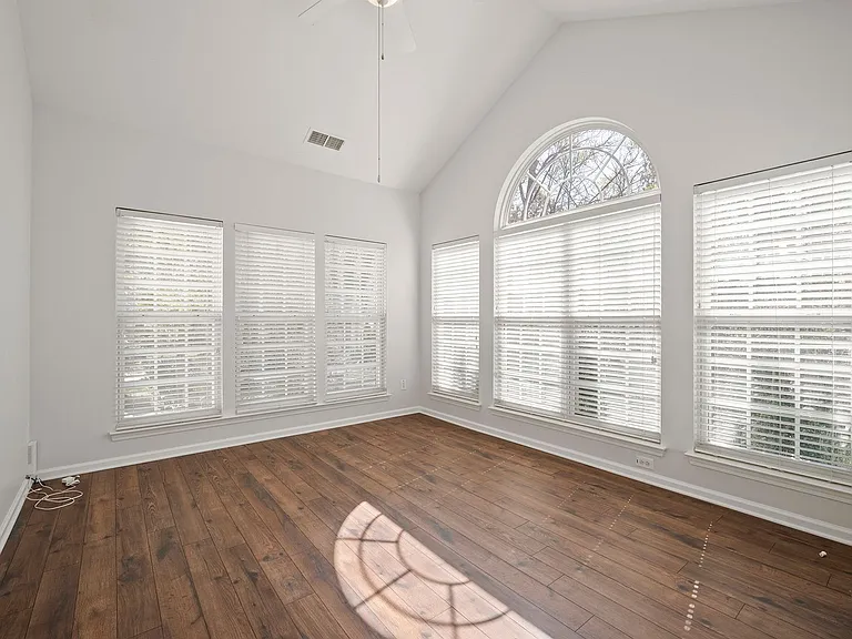 9718 Mitchell Glen Dr — Photo 21
