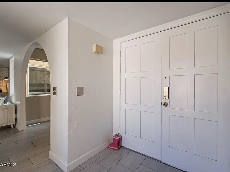 1011 N Cherry — Photo 27
