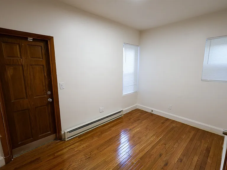 1 Kenilworth St #2 — Photo 14