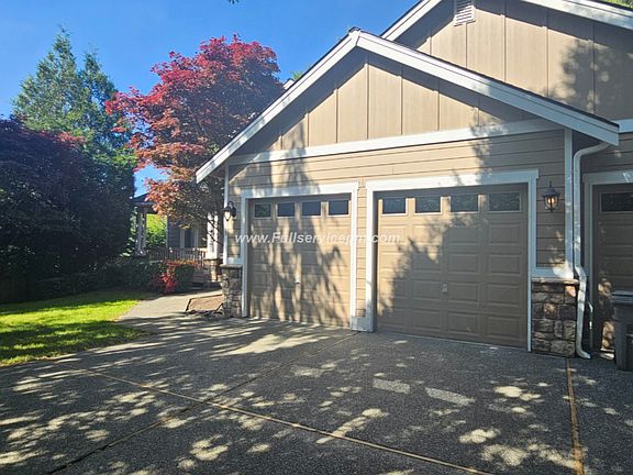 Front with yard view_05092025