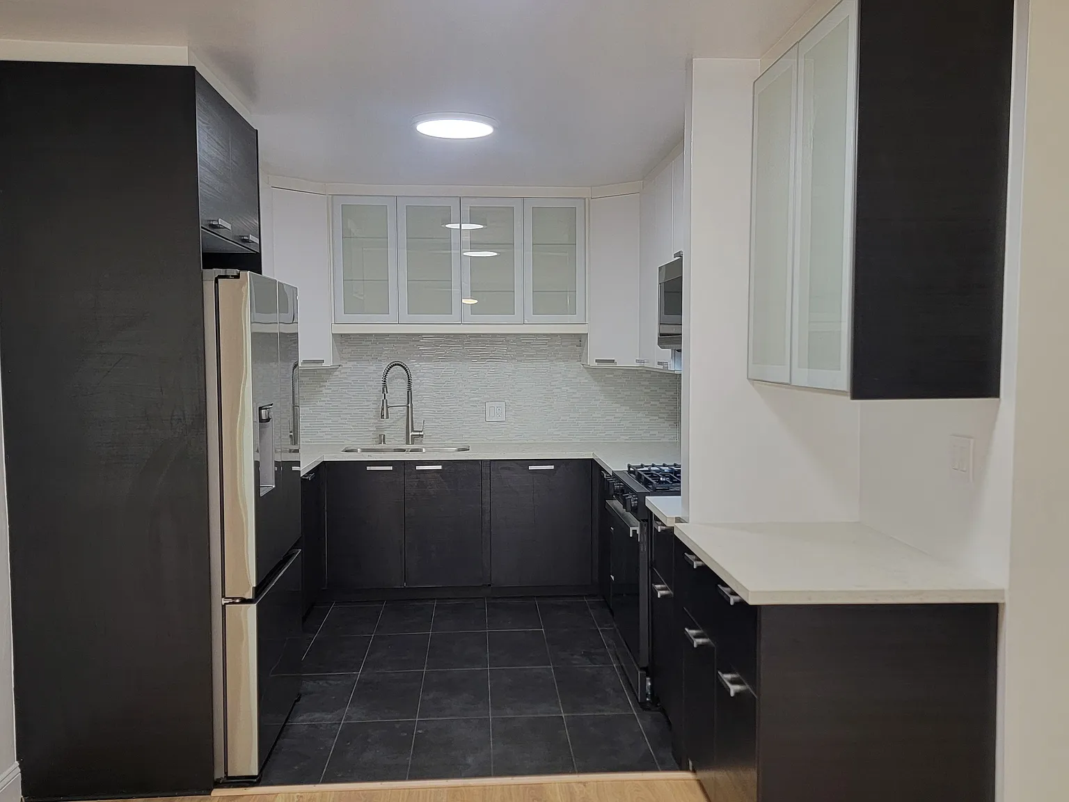 2 bed, 920 sqft, $3,450 — Photo 1