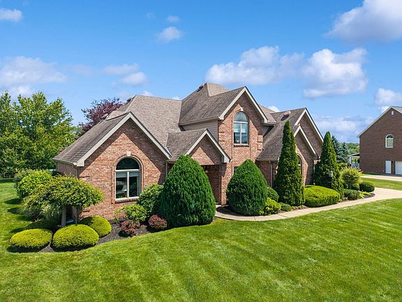 2nd image of 103 Fox Run Dr