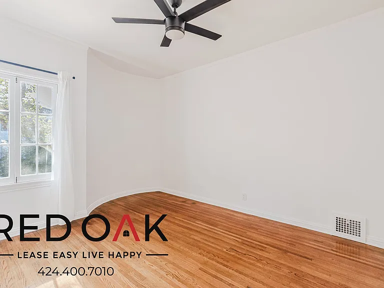 180 S Sycamore Ave #201 — Photo 12