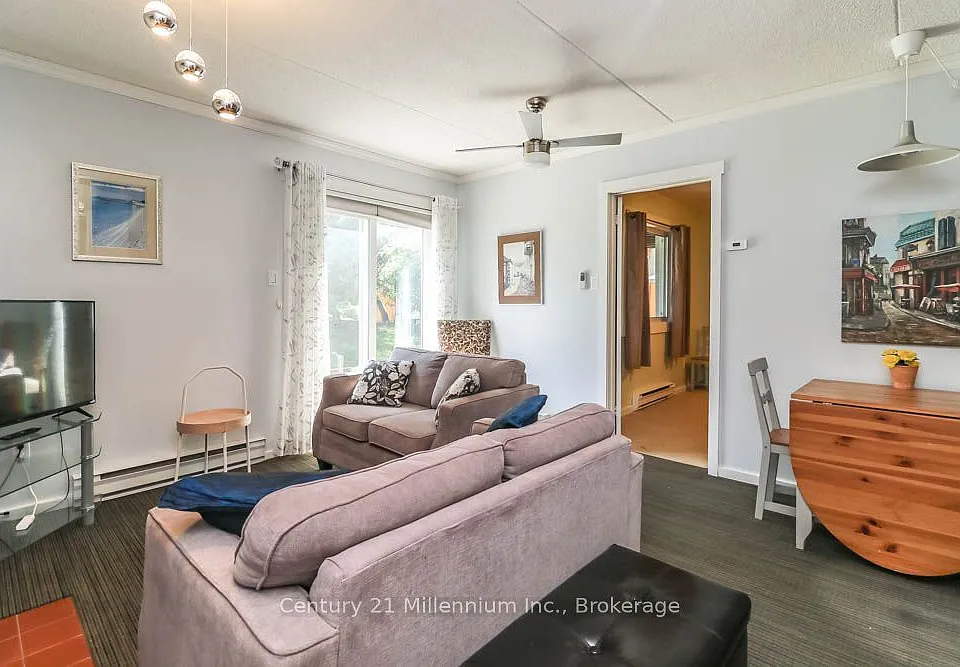 15 Dawson Dr #6