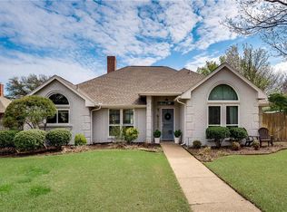 7105 Meadowside Rd S, Fort Worth, TX 76132