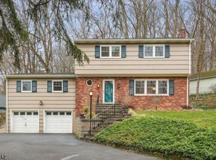 51 Molly Stark Dr, Morristown, NJ 07960