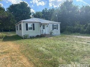 708 Herndon Rd, Lebanon, MO 65536