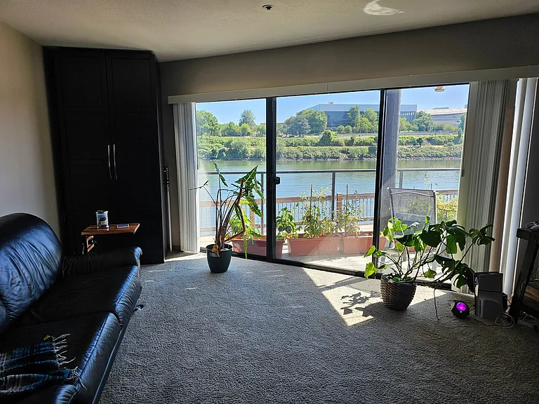 1020 NW Naito Pkwy #N4 — Photo 2