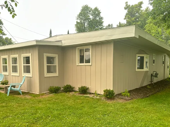 12805 W Shore Dr, Houghton Lake, MI 48629