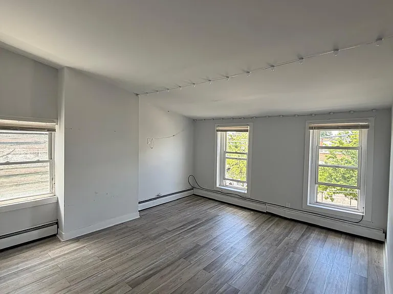 155 W Main St #2R — Photo 6