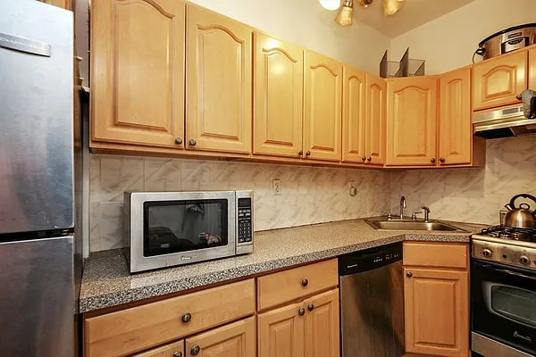 Rented by Corcoran | media 14