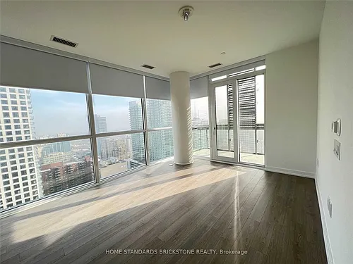 39 Roehampton Ave #2403 Photo 1