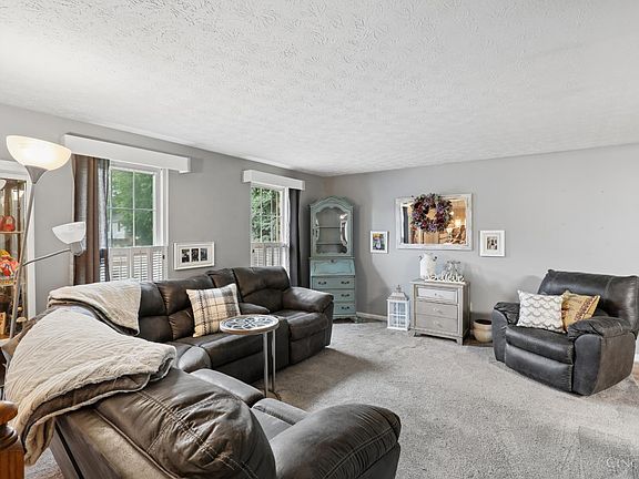 4th image of 220 Assisiview Ct