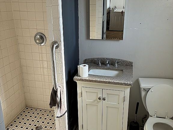 5th image of 221 Porfirio Diaz St
