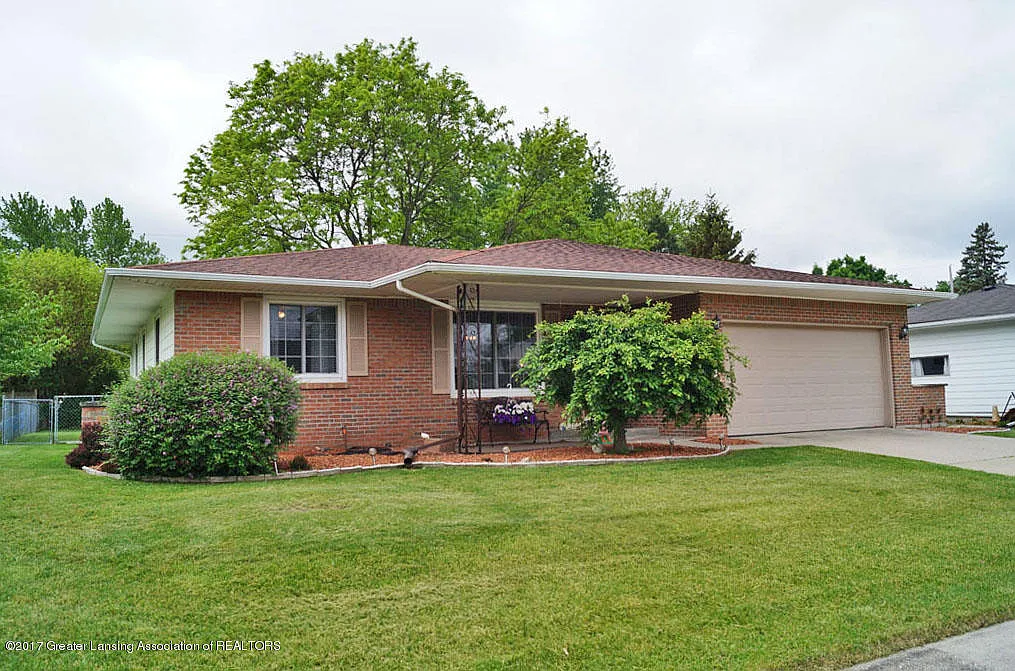 4523 Norwick St photo 1