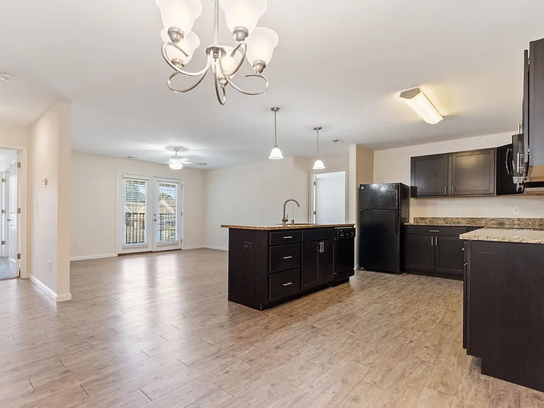 5165 Jefferson Blvd #201 — Photo 4
