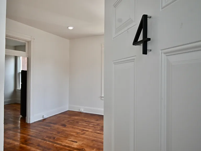 709 Columbia St #4 — Photo 2