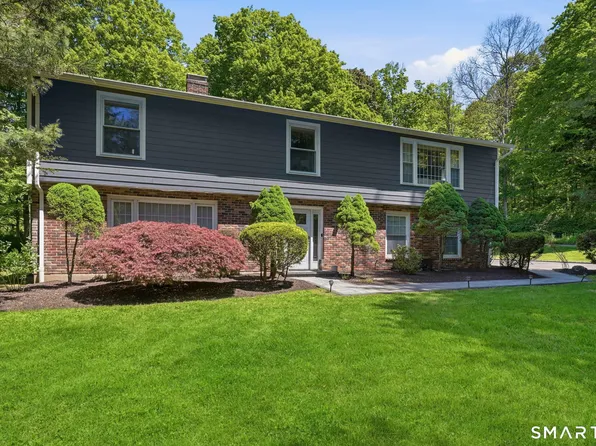 22 Cobblestone Place, Wilton, CT 06897