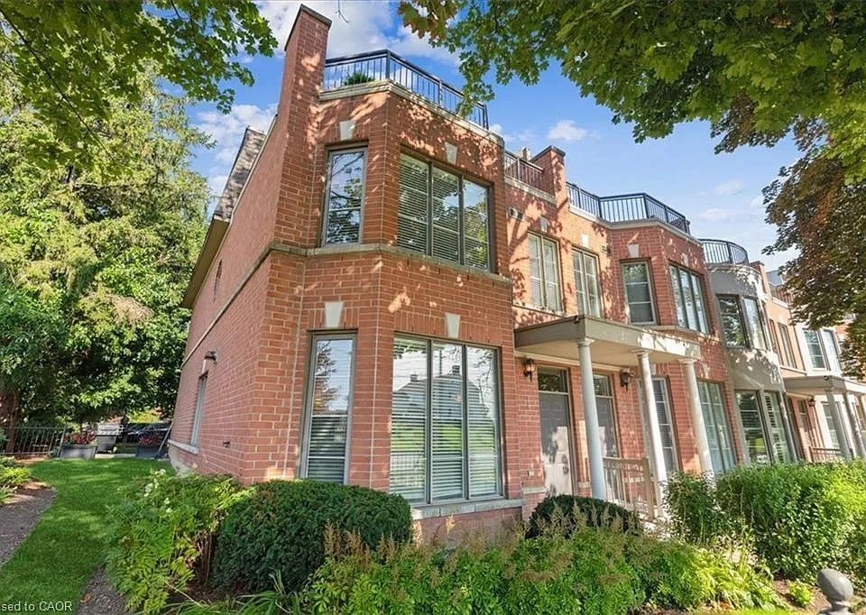 442 Maple Ave #Townhouse 1-1