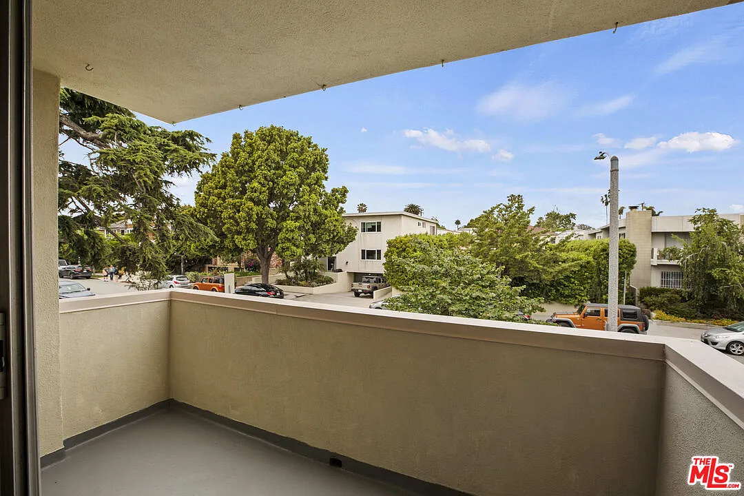 4 bed, 2.0 bath, 1591 sqft, $4,900 — Photo 3