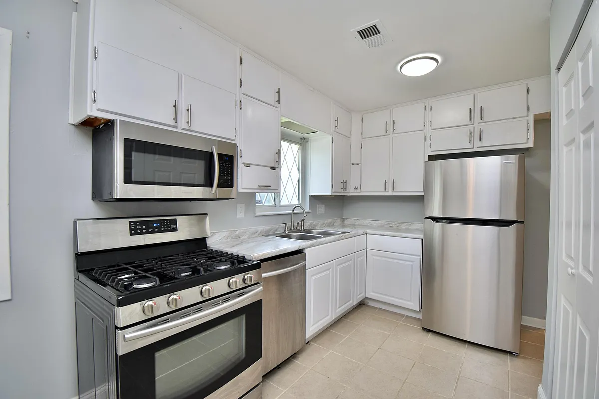 Building Photo - 3918 Eddystone Dr