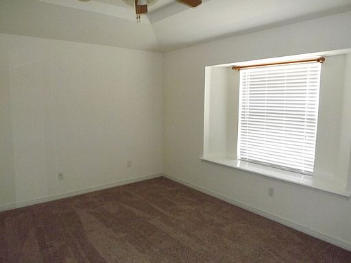 5th image of 605 Sargent St