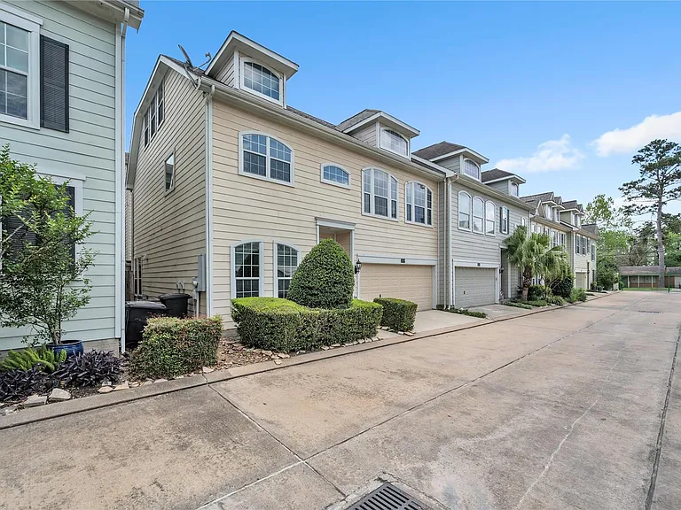 2614 Shady Acres Ct — Photo 38