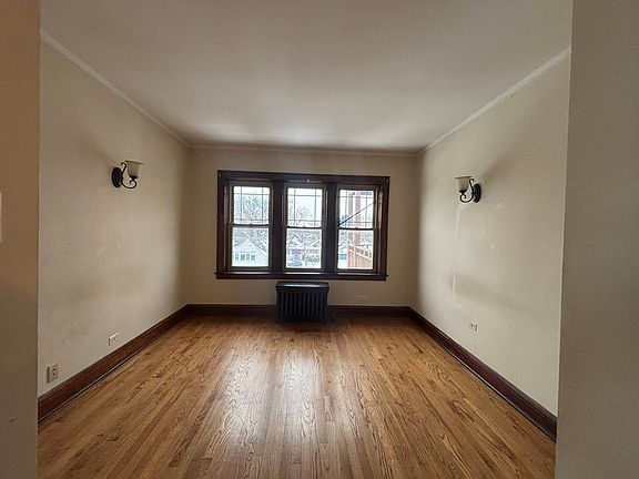 5th image of 1010 N Austin Blvd APT 3S