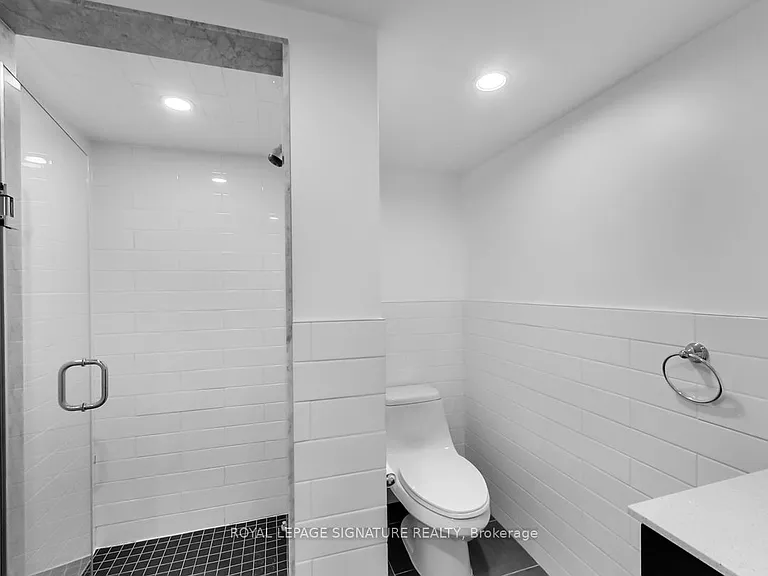 896 Bathurst St #BASEMENT — Photo 24