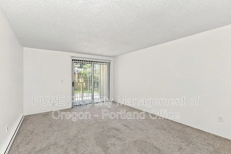 Parkway Garden — Photo 4