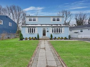 989 Woodmere Dr, Keyport, NJ 07735