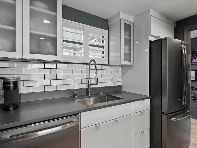 11842 Pebblewood Dr #101 — Photo 6