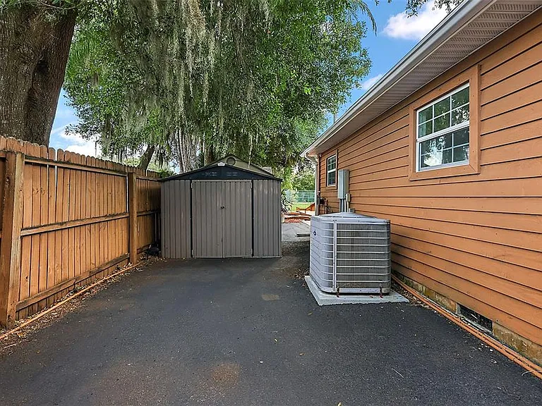 507 Lakeshore Dr — Photo 7