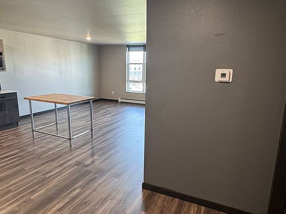 3rd image of 220 E Greenfield Ln Unit B-405