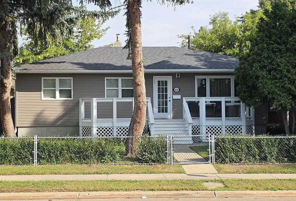 1st image of 4624 S 49th St
