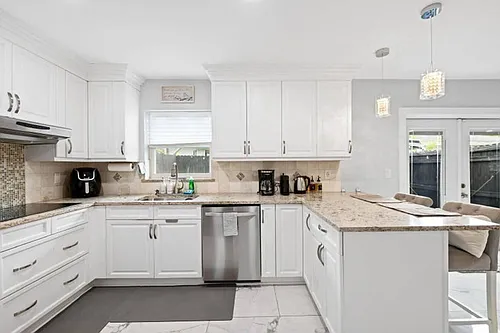 3298 N Dixie Hwy Photo 1