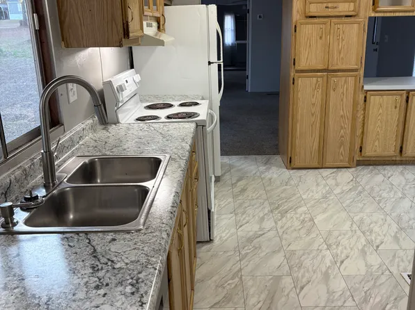 585 Fox Valley Farms Rd, Maylene, AL 35114