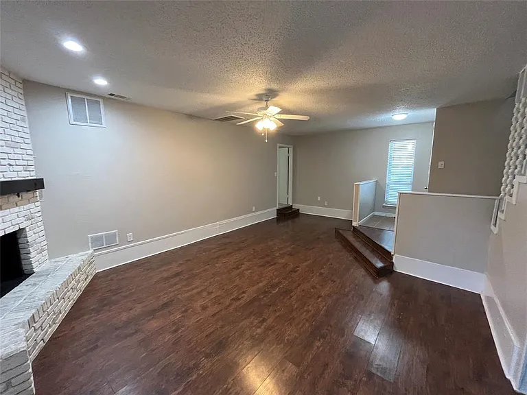 2024 Santa Anna Dr — Photo 3