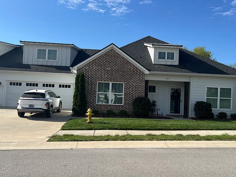 847 Wellstone Dr — Photo 2