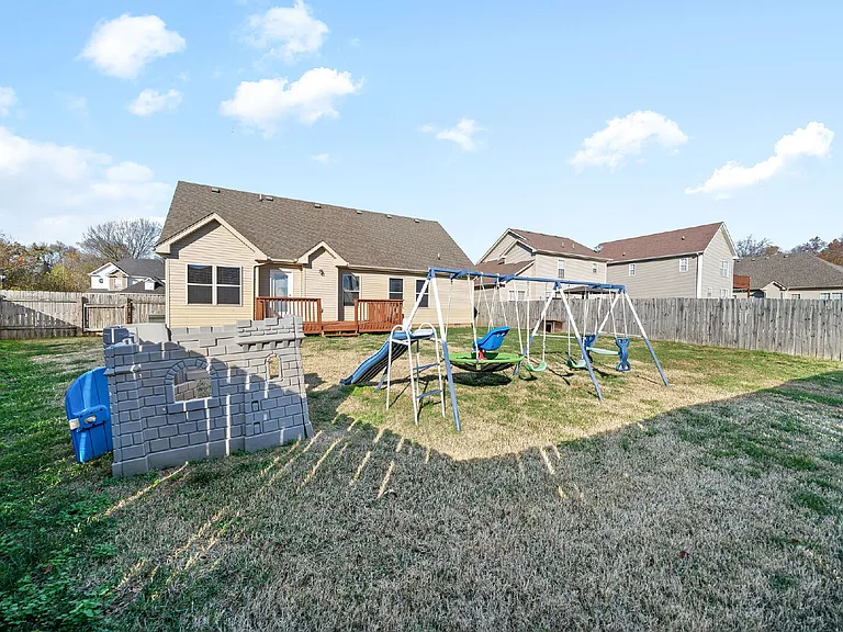 3565 Southwood Dr — Photo 27