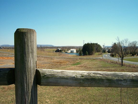 Awesome Views - Quiet Country Setting, but Near Major Roads