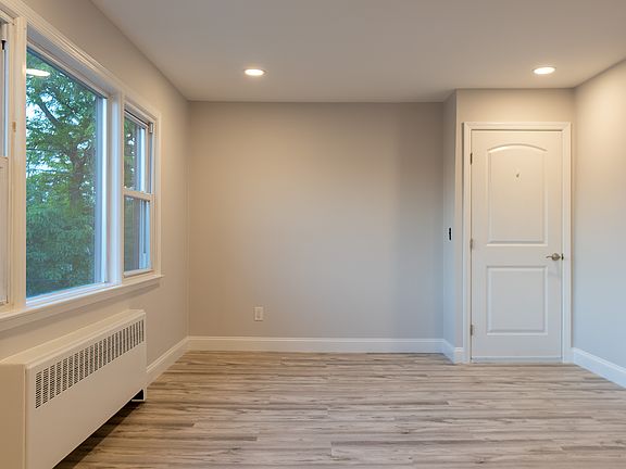 5th image of 42 Lawson Ave #2