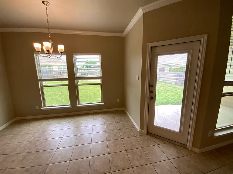 1407 Chalice Dr — Photo 5