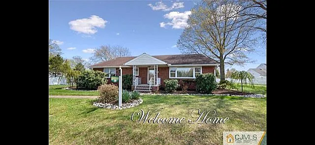 19 Kingston Ln photo 1