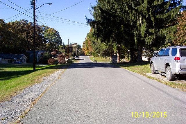 2nd image of 502 N Lilly Dr