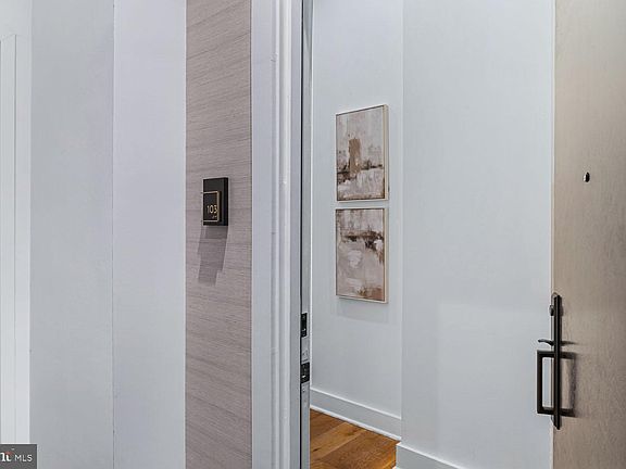 2nd image of 1312 King St #103