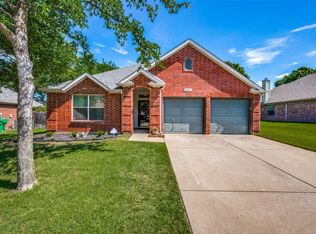 3805 Luck Hole Dr, Denton, TX 76210