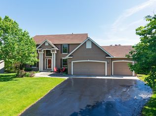 8127 Currant Pl, Eden Prairie, MN 55347