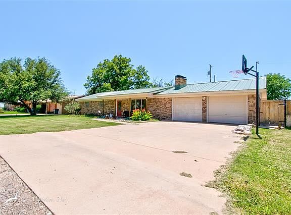 2nd image of 1425 Bandera Dr