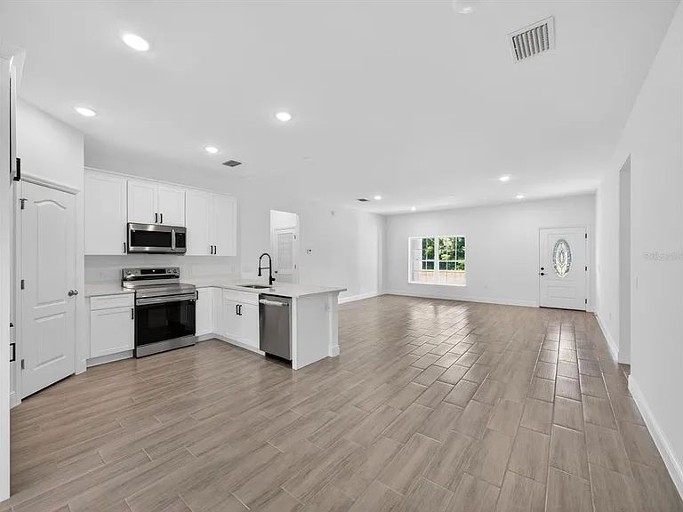 922 N Fairbairn Dr — Photo 17